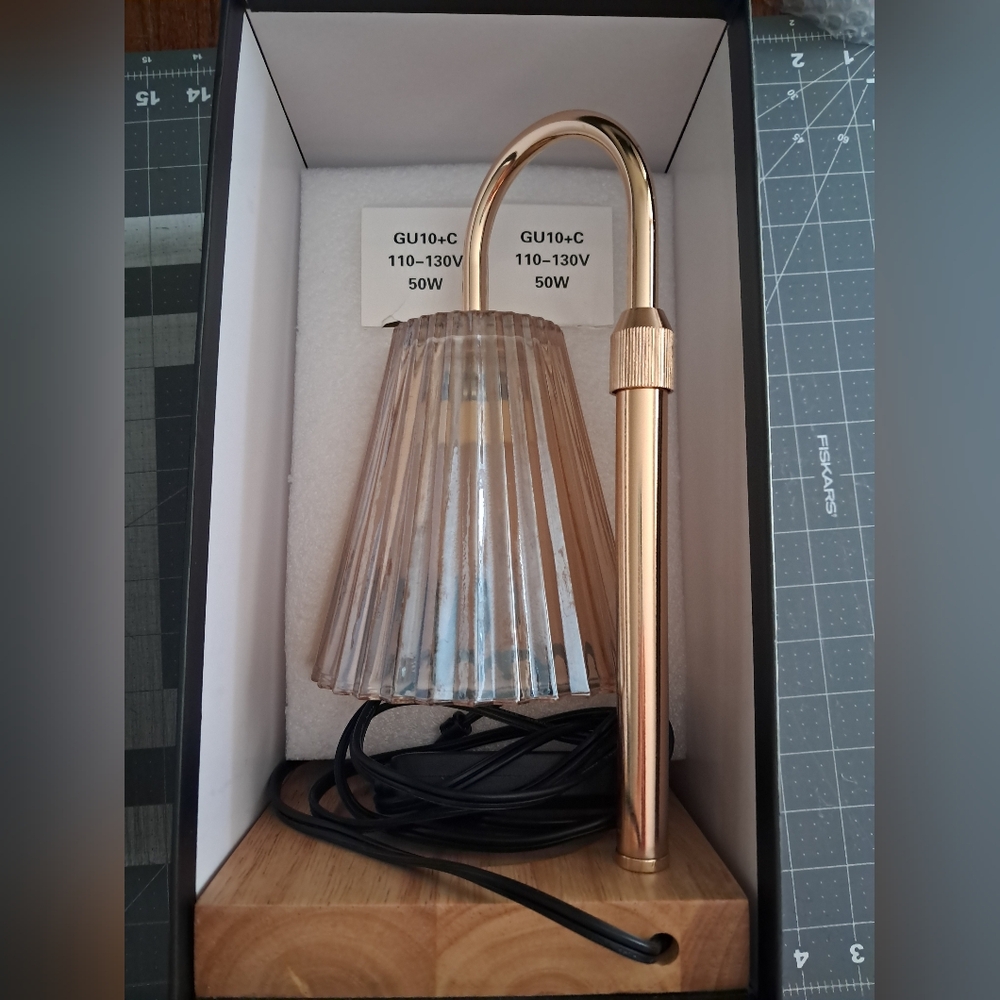 Solivara Candle Warmer Lamp, non-working remote NWOT